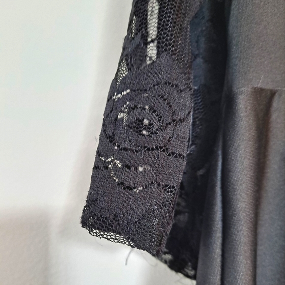 Black Plus Size Peplum Tunic With Lace V-Neck And Sleeves - Picture 7 of 12